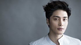 Sung Hoon Diincar Bintangi Jane the Virgin versi Korea