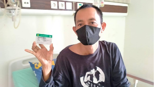 Habudin, warga Lebak, Banten sangat terbantu dengan JKN-KIS saat menjalani perawatan di rumah sakit atas penyakit TBC yang dideritanya.