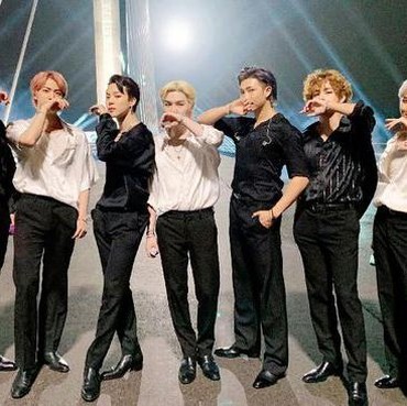 Respons Ngambek ARMY Saat BTS Sebut Halsey & Ed Sheeran sebagai Sahabat