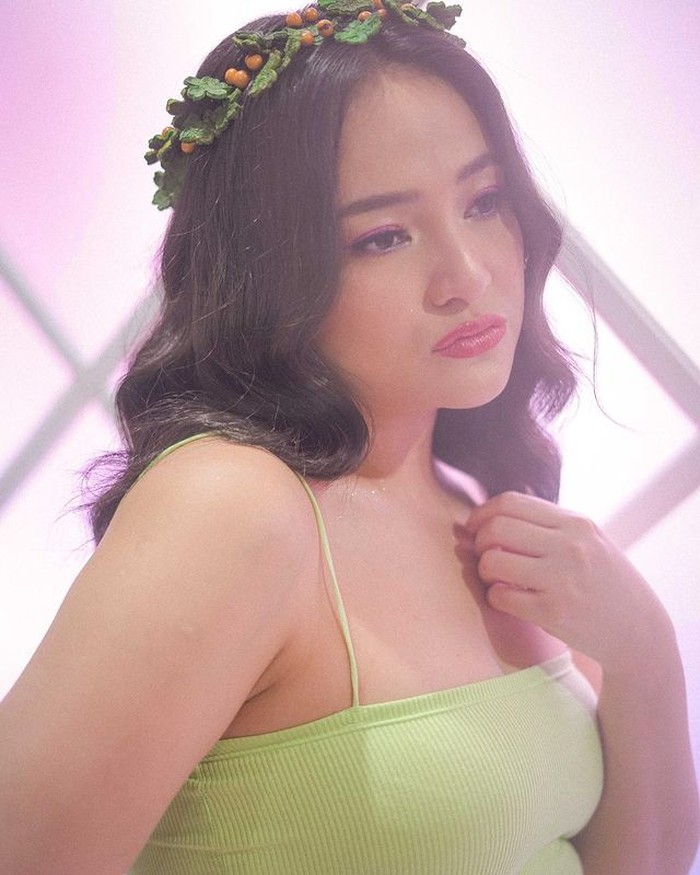 Dengan kampanye ini, Marshanda ingin menunjukkan bentuk badan apa adanya tanpa diedit bagian perut, tangan maupun pipi agar lebih kurus. Marshanda ingin menunjukkan bahwa ia mencintai tubuhnya saat ini (foto: instagram.com/marshanda99)