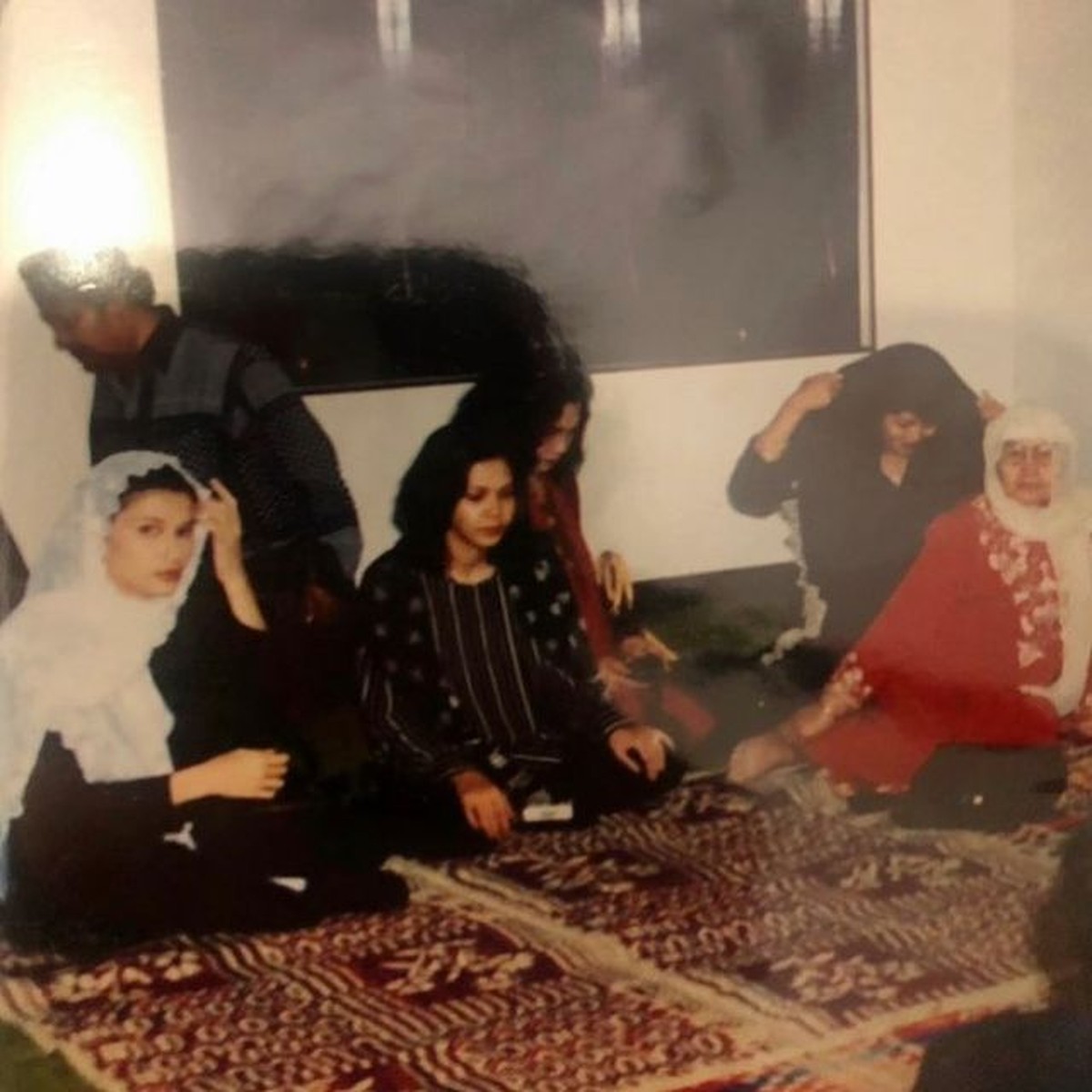 Tamara Bleszynski mengunggah foto-foto lawasnya di akun Instagramnya&period; Yuk kita intip potretnya&excl;