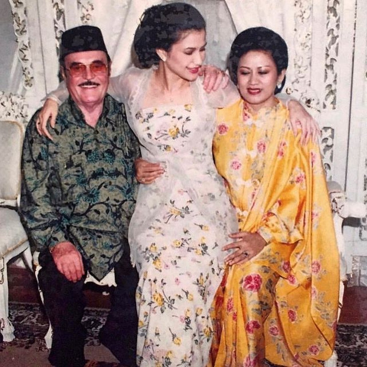 Tamara Bleszynski mengunggah foto-foto lawasnya di akun Instagramnya&period; Yuk kita intip potretnya&excl;