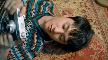 img-title D.O. EXO Unjuk Kemampuan Tulis Lirik Lagu Debut Solo 'Rose'