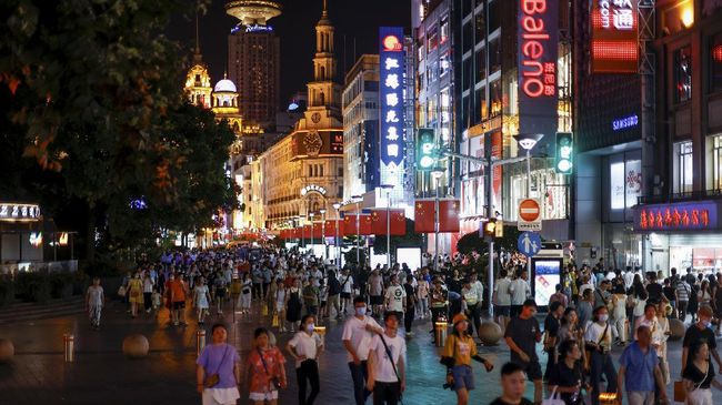 Ekspor RI ke China Turun 3,38 Persen per Juli 2022 BPS mencatat ekspor ke China turun lebih dari 3 persen per Juli 2022 karena ekonomi Negeri Tirai Bambu jeblok.