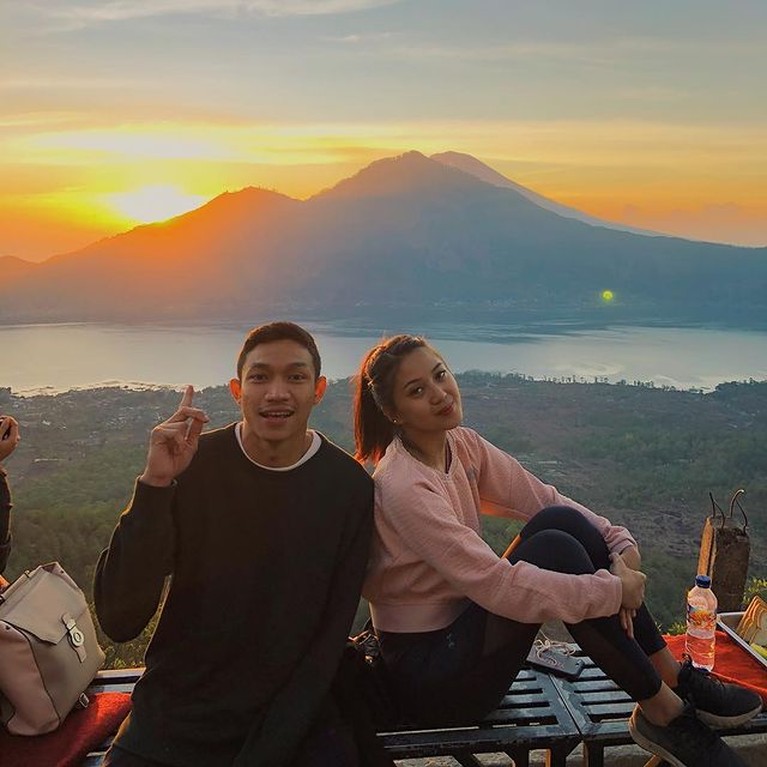 Foto Mesra Audi Anak Menteri dan Rachel Sang Istri yang Tengah Disorot Heboh anak menteri Audy Pratama dan sang istri Rachel Theresia pergi bulan madu di tengah kondisi PPKM. Yuk intip potret mereka!