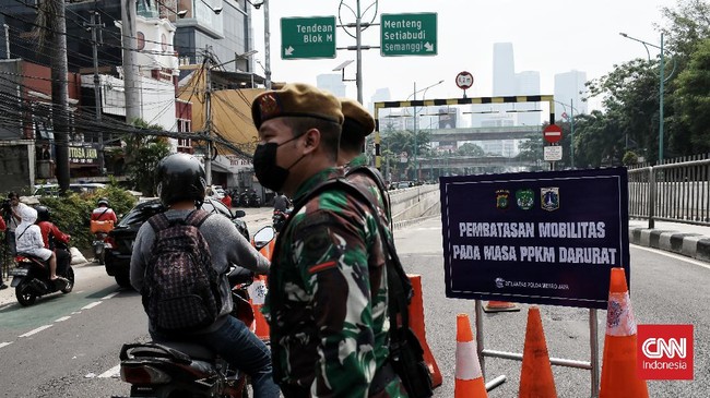Lima hari penerapan PPKM level 4 menjadi pertaruhan pemerintah mengatasi Covid-19. Pakar berpendapat, PPKM level 4 tidak akan membuahkan hasil signifikan.