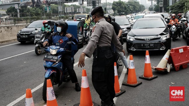 Total ada ratusan kabupaten/kota di Jawa dan Bali yang menerapkan PPKM level 4 pada 21 hingga 25 Juli 2021.