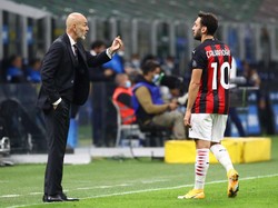 Cuma Pioli Seorang yang Mau Calhanoglu Bertahan, Milan Tidak