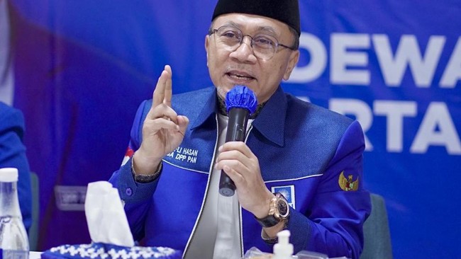 Foto Ketua Umum Partai Amanat Nasional (PAN) Zulkifli Hasan terpampang di sebuah billboard di Times Square, New York, Amerika Serikat.