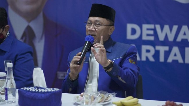 Ketum PAN Zulkifli Hasan akan menentukan pengganti dirinya di kursi Wakil Ketua MPR. Kini, ia resmi menjabat sebagai Menteri Perdagangan.