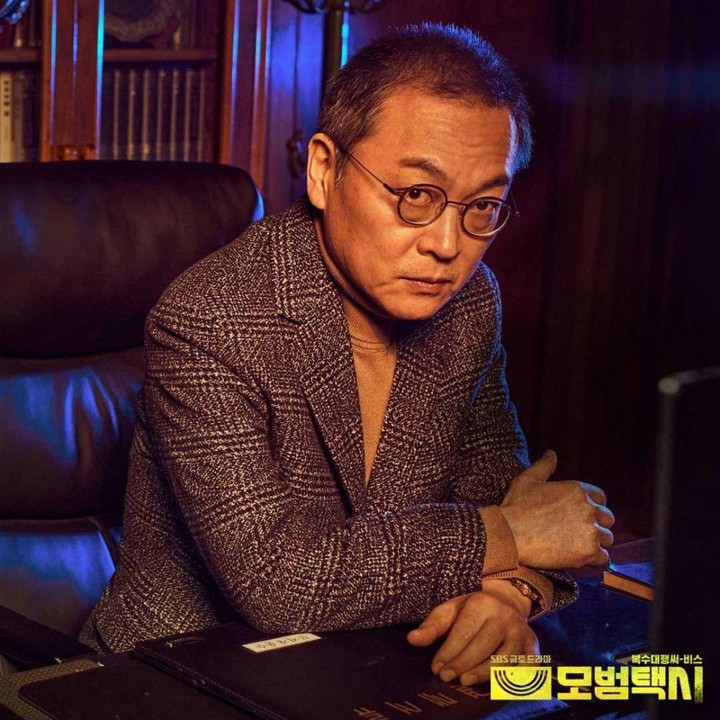 <p>Aktor senior Kim Eui Sung adalah lulusan dari jurusan Administrasi Bisnis di Seoul National University. Pria 59 tahun ini mulai berakting saat ikut klub drama di tahun kedua kuliahnya. Sejak saat itu, Kim Eui Sung menggeluti bidang akting dan kini sudah membintangi puluhan judul film dan drama Korea. (Foto: SBS)</p>