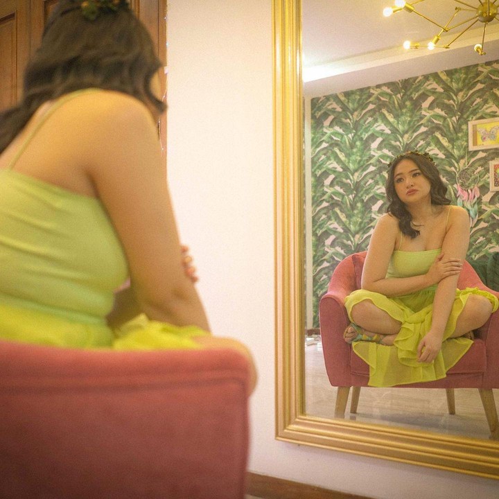 <p>Ada yang berbeda dari penampilan terbaru Marshanda. Ya, diakuinya beberapa bulan terakhir berat badannya naik, Bunda. Namun, di balik itu, ada cerita mengapa berat badannya naik. (Foto: Instagram @marshanda99)</p>