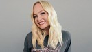 Momen Bahagia Pernikahan Emma Bunton Spice Girl dengan Jade Jones Setelah 21 tahun menjalin hubungan Emma Bunton Spice Girl resmi menikah dengan sang kekasih. Yuk intip potret pernikahannya!