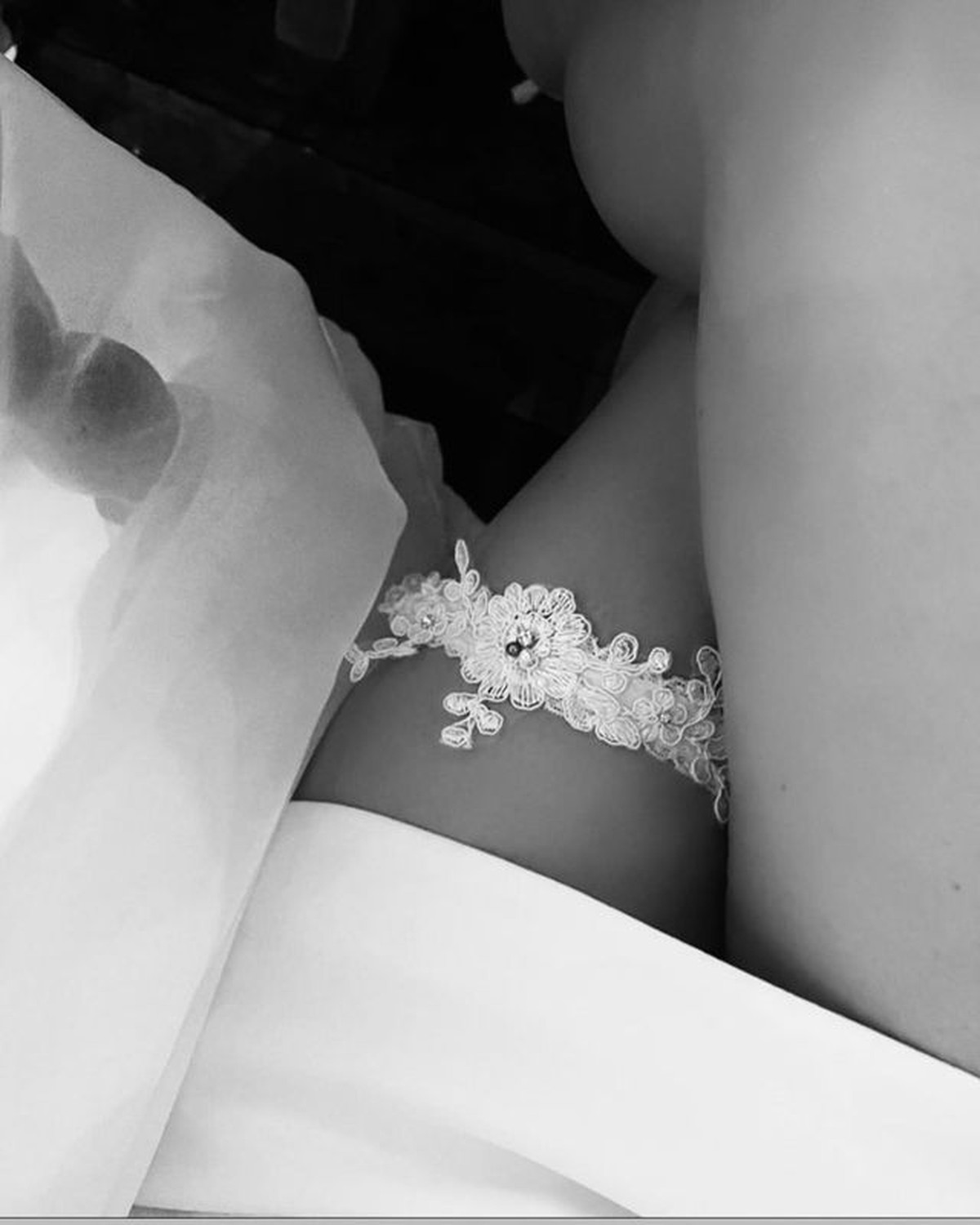 Setelah 21 tahun menjalin hubungan Emma Bunton Spice Girl resmi menikah dengan sang kekasih&period; Yuk intip potret pernikahannya&excl;