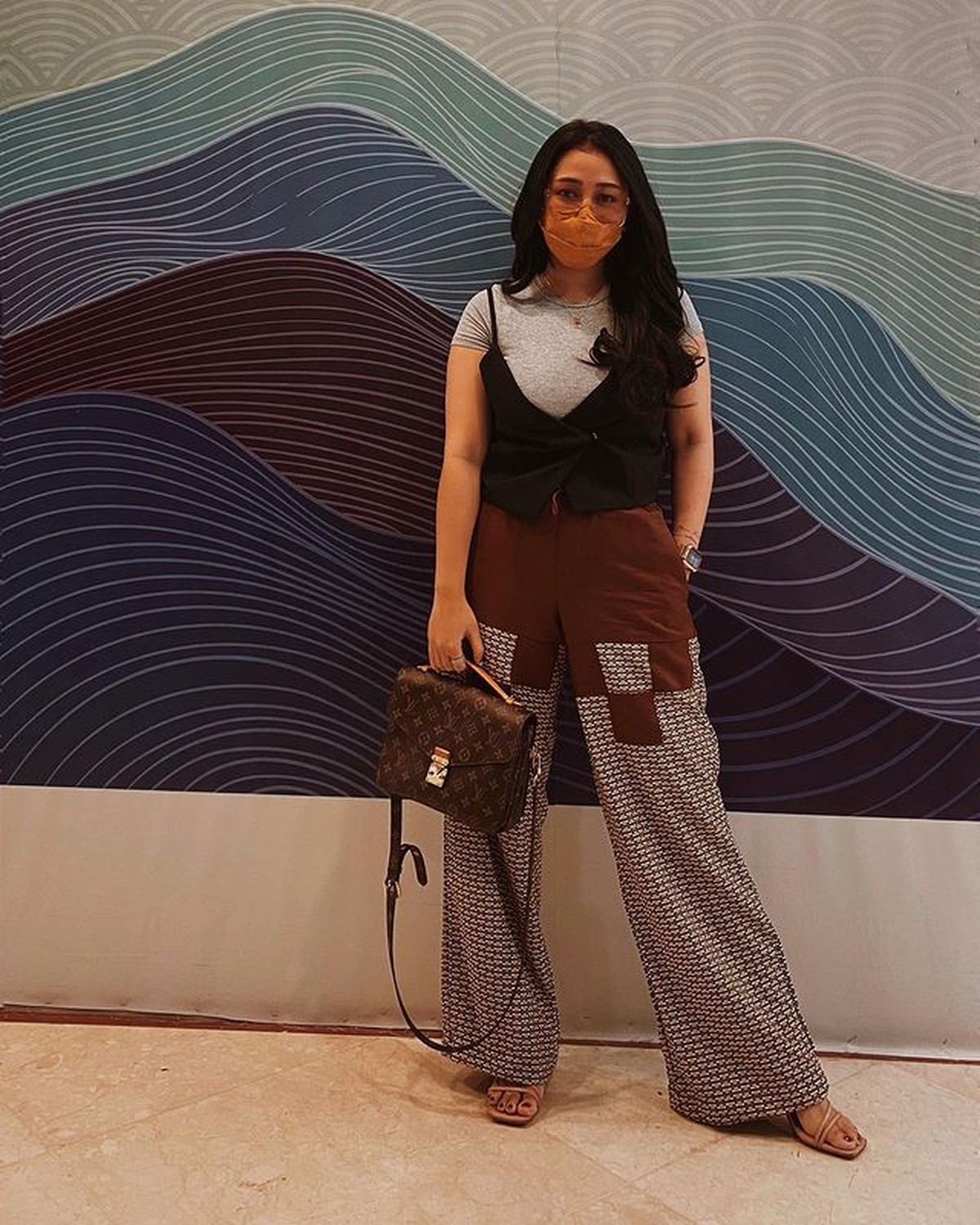 Mutia Ayu mengalami perubahan bentuk tubuhnya setelah hami dan melahirkan&period; Namun kini ia kembali terlihat langsing&period; Yuk intip&excl;