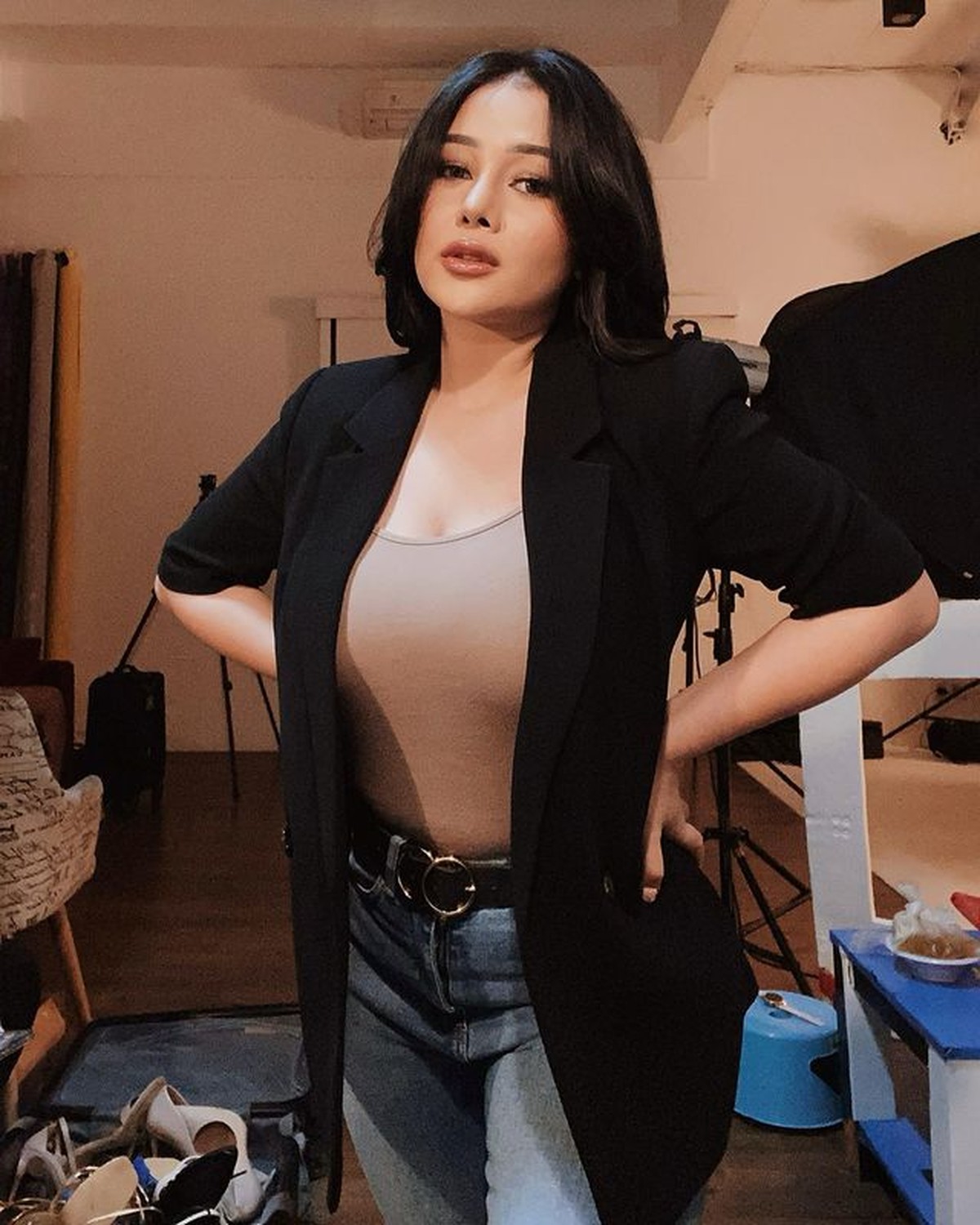 Mutia Ayu mengalami perubahan bentuk tubuhnya setelah hami dan melahirkan&period; Namun kini ia kembali terlihat langsing&period; Yuk intip&excl;