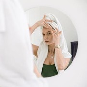 Perbedaan Toner dan Essence, Mana yang Lebih Dibutuhkan Kulit?