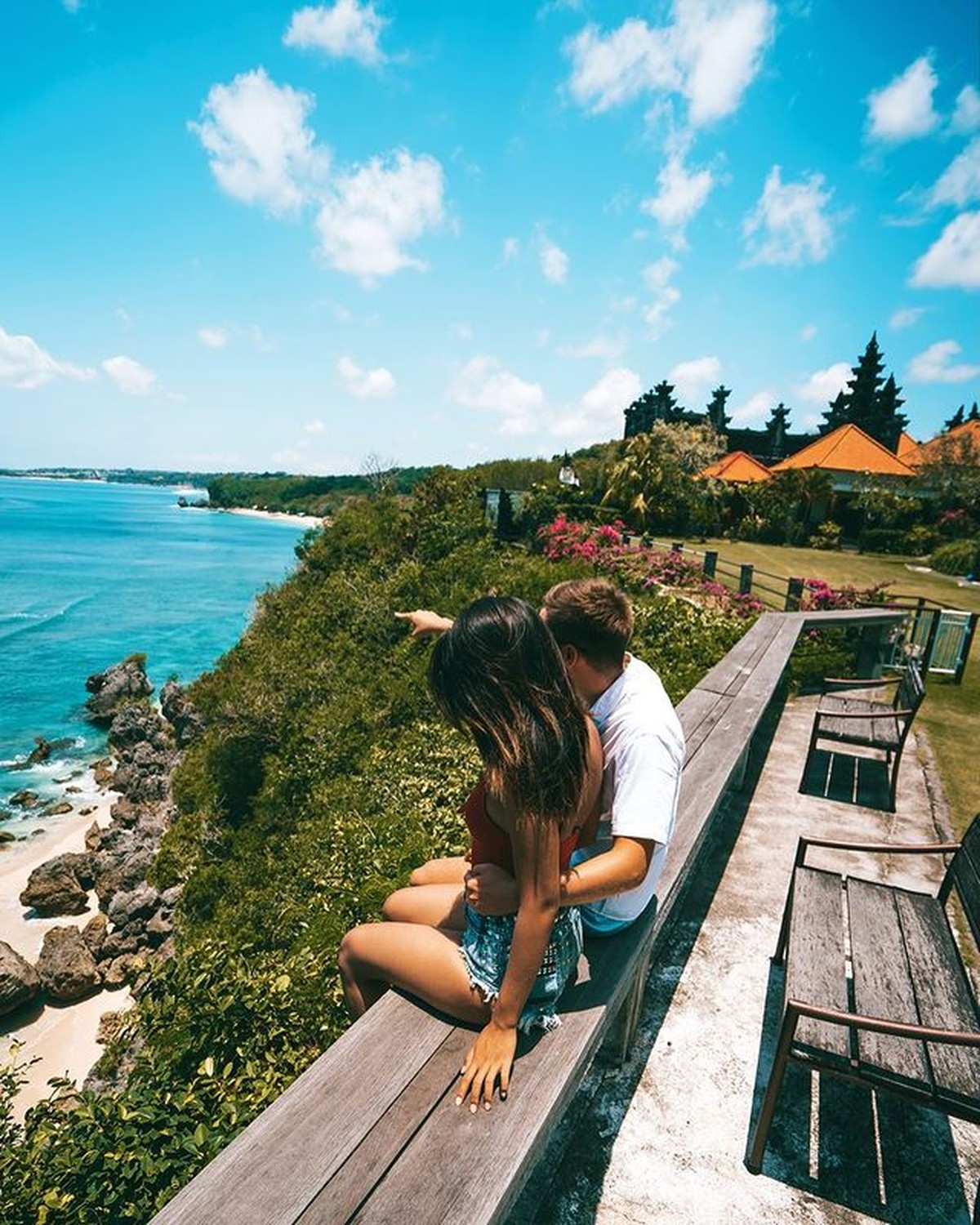 Kabar bahagia dari Alyssa Spischak putri sambung ustaz Derry Sulaiman telah direstui dan menikah dengan kekasih bule mualaf&period; Yuk intip&excl;