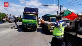 VIDEO: Besok Pintu Masuk Jateng Ditutup, Truk Padati Pantura
