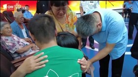 VIDEO: Momen Ayah-Anak Reuni Setelah 24 Tahun Hilang