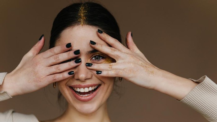 6 Vitamin yang Perlu Kamu Penuhi Setiap Hari untuk Cegah Kuku yang Rapuh