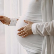 3 Rekomendasi Skincare Aman untuk Bumil, Bikin Kulit Tetap Sehat Terawat