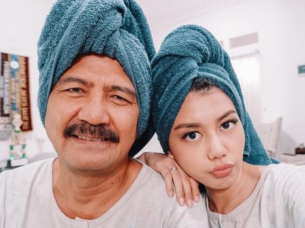 7 Potret Anesya Anggun & Sang Ayah Aktor Herdin Hidayat, Kompak dan Kocak
