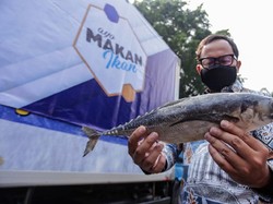 Warga Bogor yang Isoman Dapat Bantuan 1 Ton Ikan & 4.000 Olahan Ikan