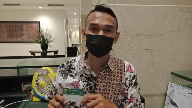 Dasrul yang juga seorang perangkat desa menyebut dirinya dan keluarga telah mendapat jaminan kesehatan yang dikelola oleh BPJS Kesehatan.