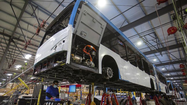 Konversi bus konvensional menjadi listrik merupakan langkah selanjutnya dari Kementerian Perhubungan usai