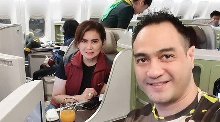 Ditengah kondisi kesehatan yang belum membaik, Ferry Irawan digugat cerai oleh sang istri. Yuk intip momen mereka berdua!