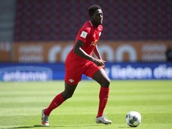 Konate: Semoga Jersey Nomor 5 Liverpool Bawa Hoki