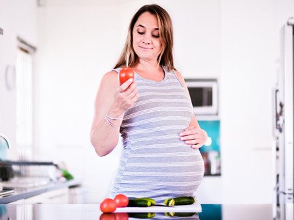 7 Manfaat Tomat untuk Ibu Hamil, Menambah Energi hingga Cegah ISK