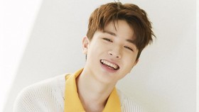 YG Entertainment Konfirmasi Junghwan TREASURE Positif Covid