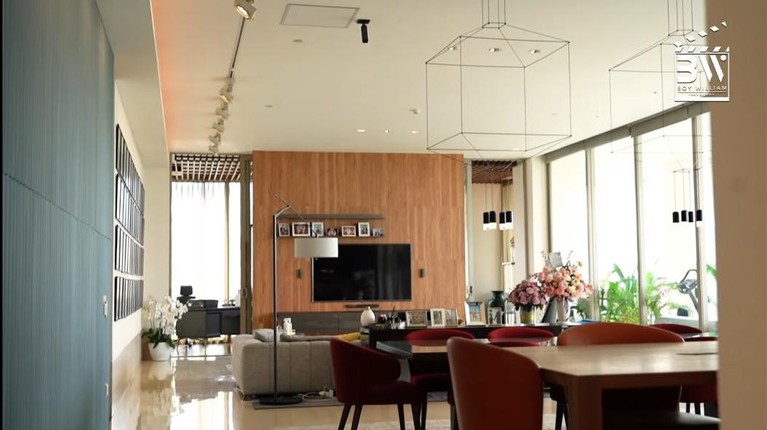 Kitchen Set Rp 1 Miliar di Dalam Apartemen Modern Nikita Willy & Indra Nikita Willy dan Indra Priawan tinggal di apartemen modern serba mewah setelah menikah. Yuk kita intip!