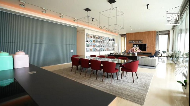 Kitchen Set Rp 1 Miliar di Dalam Apartemen Modern Nikita Willy & Indra Nikita Willy dan Indra Priawan tinggal di apartemen modern serba mewah setelah menikah. Yuk kita intip!