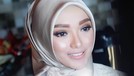 Penampilan Zaskia Gotik Pakai Hijab Tuai Pujian, Cantik Manglingi Unggahan Zaskia Gotik memakai hijab tuai pujian dari netizen. Ia terlihat cantik dan manglingi. Yuk kita intip!