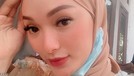 Penampilan Zaskia Gotik Pakai Hijab Tuai Pujian, Cantik Manglingi Unggahan Zaskia Gotik memakai hijab tuai pujian dari netizen. Ia terlihat cantik dan manglingi. Yuk kita intip!