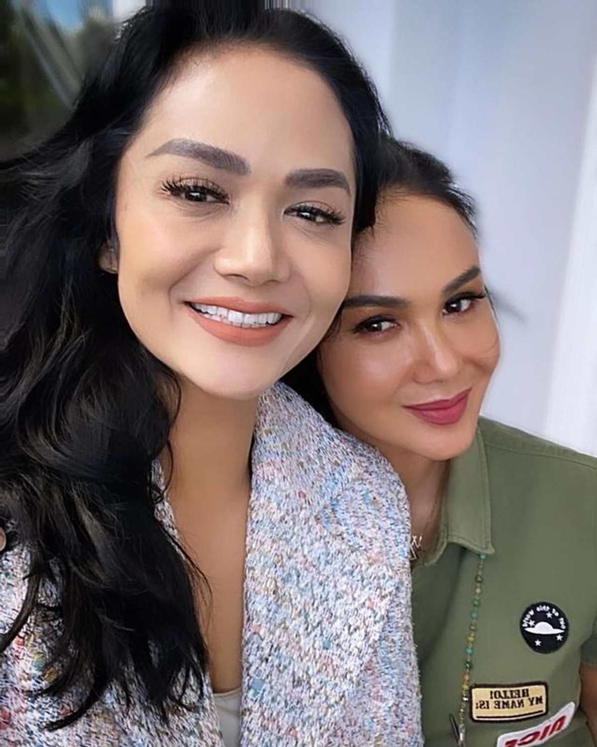 Potret Kompak Yuni Shara dan Krisdayanti&comma; Sibling Goals&excl;