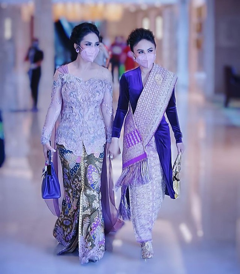 Potret Kompak Yuni Shara dan Krisdayanti, Sibling Goals!
