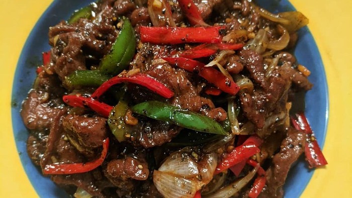 Resep olahan daging kurban sapi lada hitam nikmat/ Foto: instagram.com/yanesthi