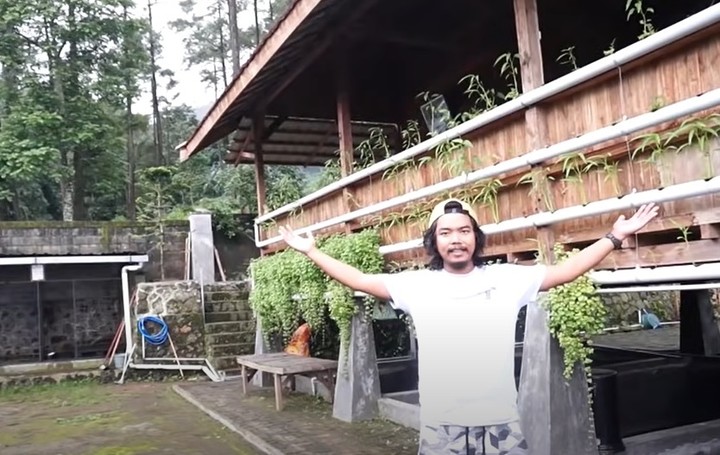 9 Potret Rumah Tengah Hutan Milik Stand Up Comedian Dodit Mulyanto - Foto 4