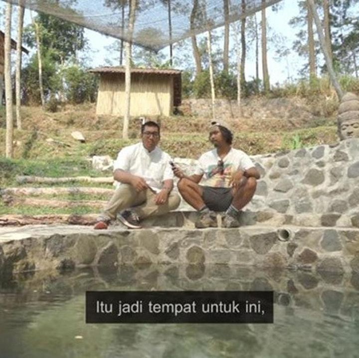 <p>Dodit juga memiliki semacam kolam kecil, Bunda. Katanya, dahulu spot tersebut hanya rawa-rawa. (Foto: YouTube: Dodit Mulyanto)</p>