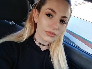 Potret Dahlia Sky, Bintang Porno yang Depresi dan Bunuh Diri di Mobil