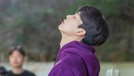 Foto Candid Song Kang di Lokasi Syuting 'Nevertheless' Jadi Sorotan Song Kang sedang naik daun berkat perannya di drama Nevertheless. Yuk kita intip potret tampannya saat candid di lokasi syuting!