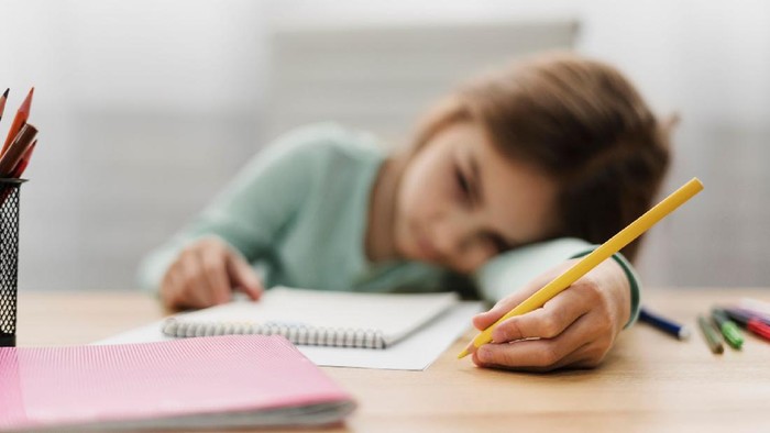 Kiat Atasi Anak yang Bosan dan Stres Selama Belajar Online di Rumah