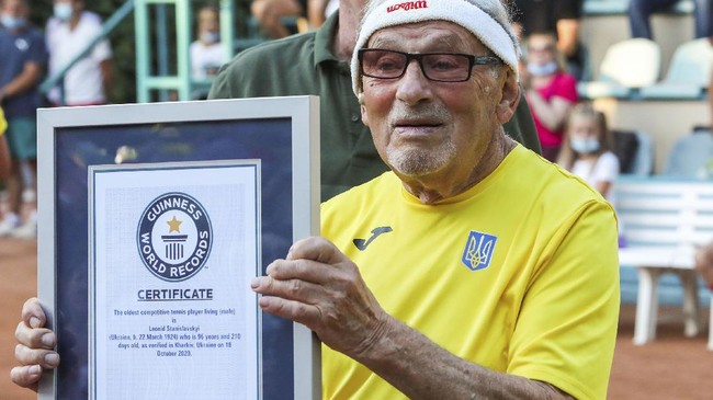 FOTO: Leonid Stanislavskyi, Petenis Tertua di Dunia