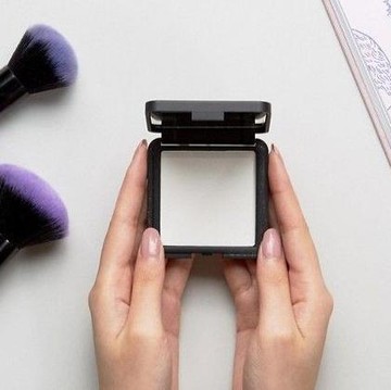 img-title Nggak Kalah Sama yang Viral, Wajib Coba 4 Two Way Cake Compact Powder Lokal