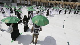 Aparat Saudi Tangkap 9 Penerobos Masjidil Haram saat Haji