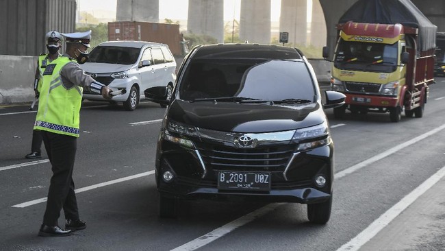 Jasa Marga mengimbau pengguna jalan tol mengantisipasi perjalanan sebelum memasuki jalan tol dan tetap mematuhi protokol kesehatan.